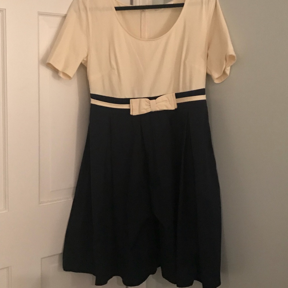 Cream and navy scoop neck dress